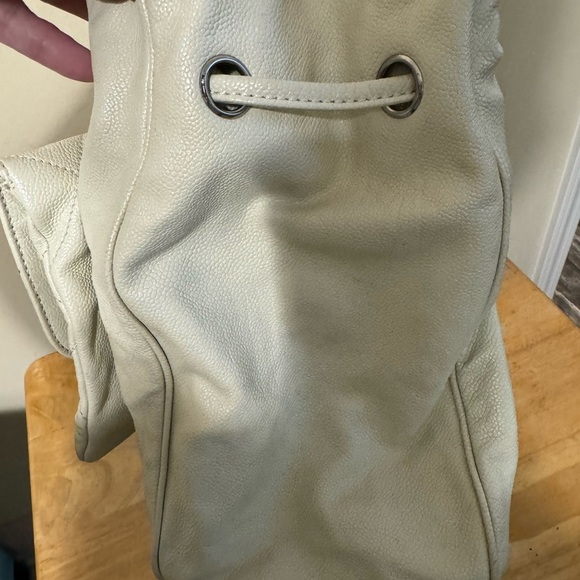 Chanel Caviar Leather Pocket in the City Satchel - Picture 3 of 12